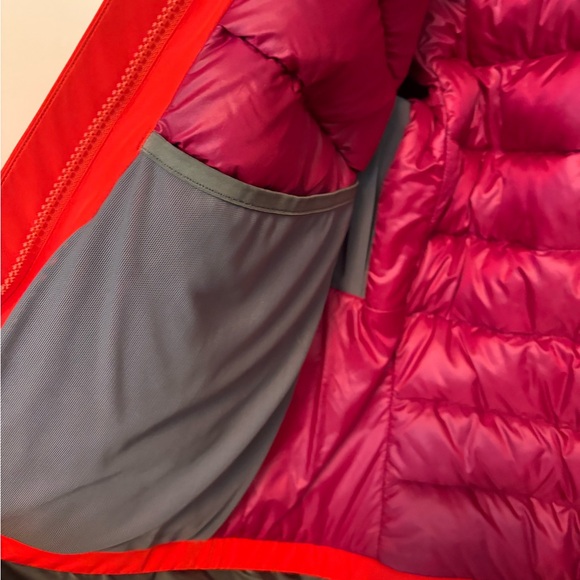 Arc’teryx Women's Red Jacket Medium Insulated Beta AR Puffer Gortex Snow Coat - Picture 9 of 12
